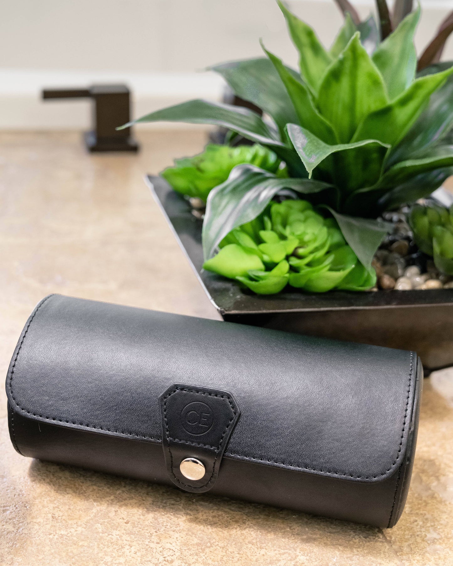 Travel Watch Case - Black Vegan Leather: Black Vegan Leather